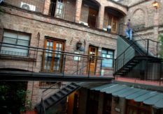 Patios de la Universidad de Cine, en San Telmo