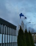 Lipunlasku Jyväskylän mormonikirkossa