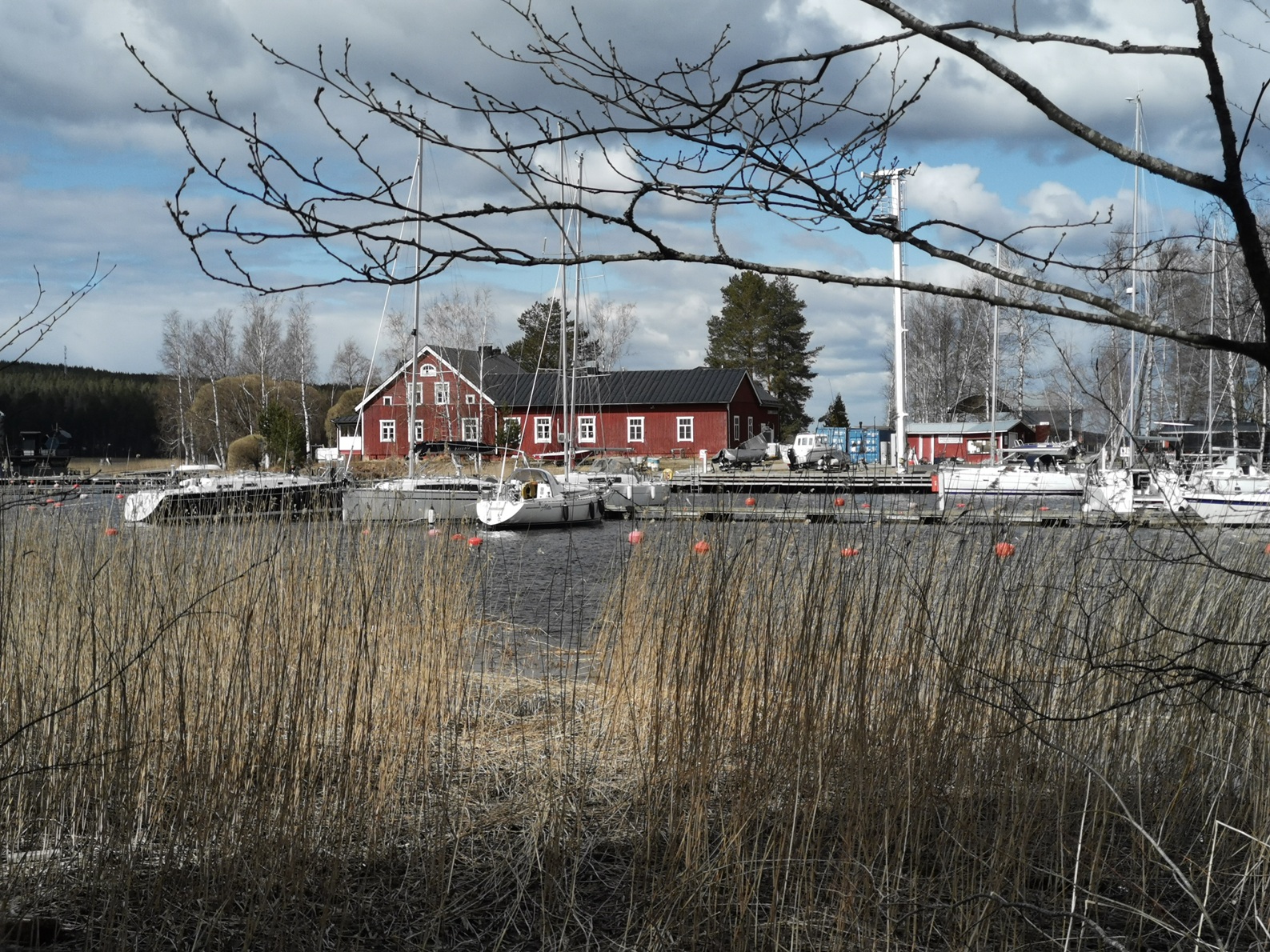 El puerto de Juurikkasaari en Säynätsalo
