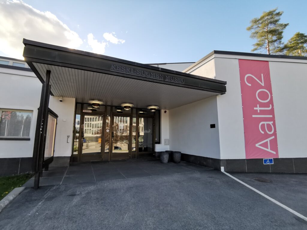 Aalto2:n sisäänkäynti: Alvar Aalto -museo ja Keski-Suomen museo