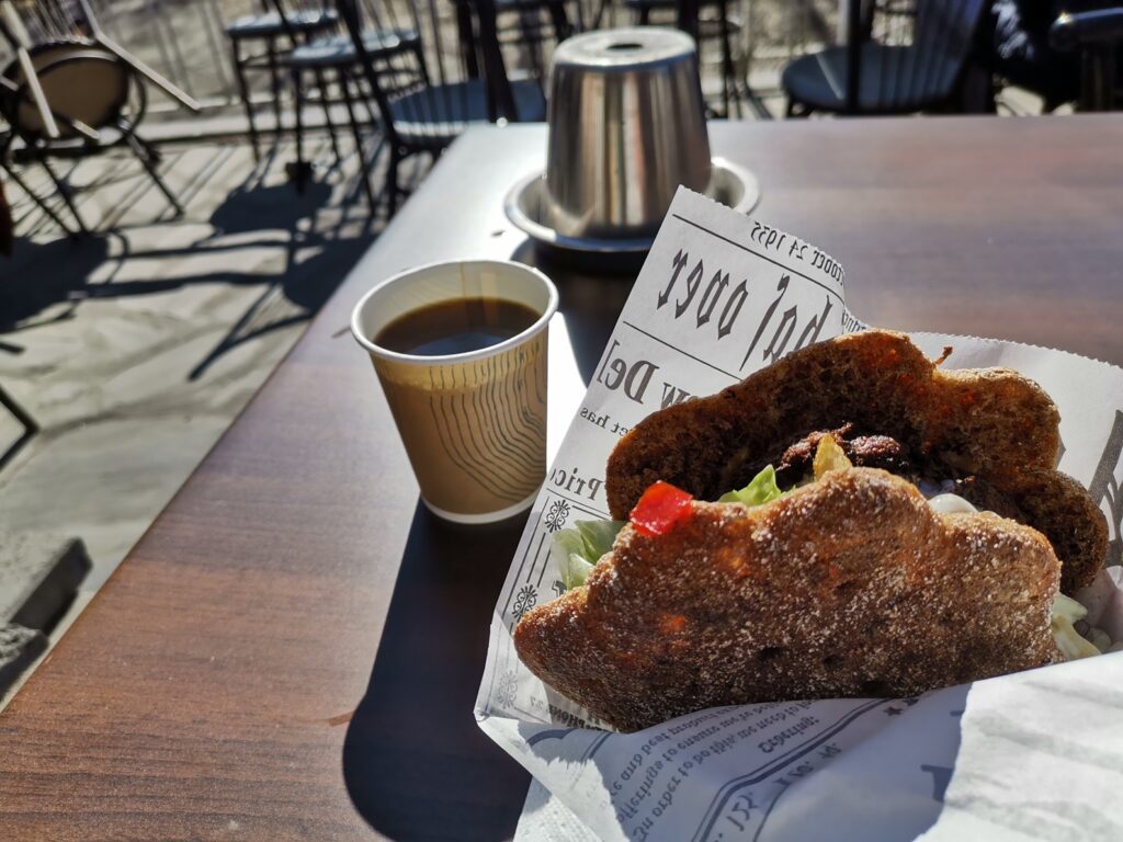 Grilli Seminaarinmäen vieressä