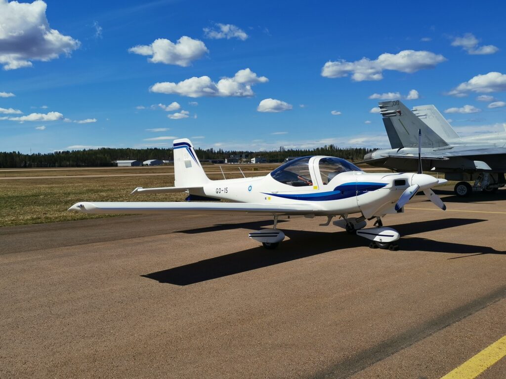 Grob G 115