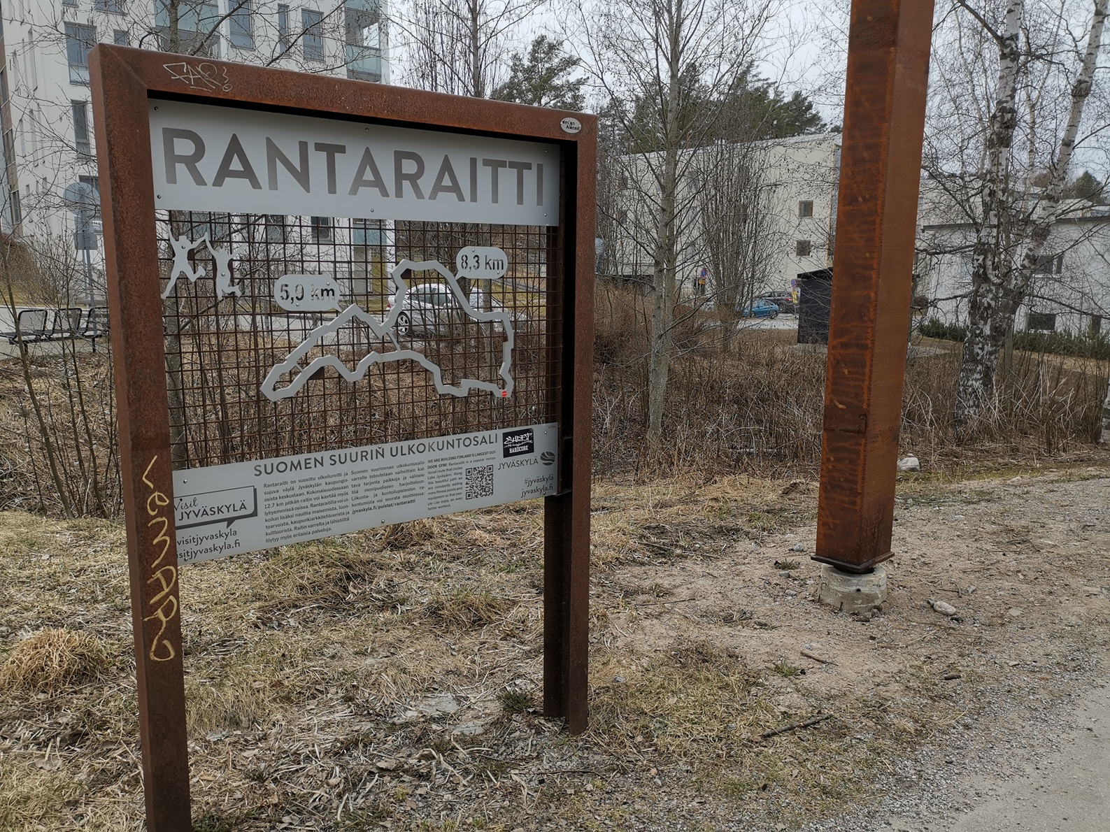 Jyväsjärven Rantaraitti. Cartel en Kuokkalanpelto