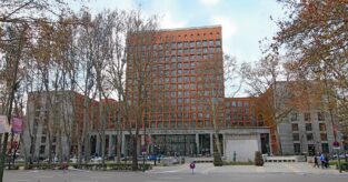Terveysministeriö (1951), Madrid, F. de Asís Cabreron suunnittelema. Lähde: Internet