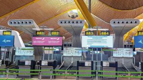 AENAn infotaulut Madrid-Barajasin lentoasemalla