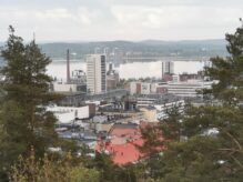 Paviljonki, Jyväskylän tapahtumakeskus. Taustalla Halssila.