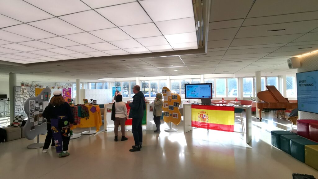 Espanjan pöydän sijainti. Ensimmäiset kävijät.
